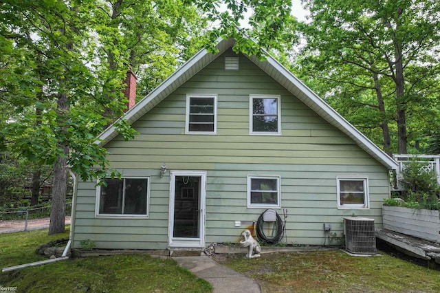 7199 Switzer Dr, Linden, MI 48451 - rear view of house