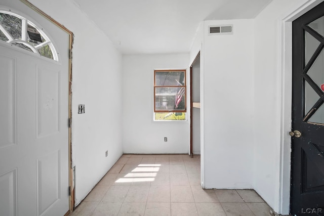 306 S Washington St, Manchester, MI 48158 - foyer with light tile patterned flooring
