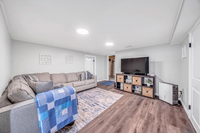 54727 Twin Lakes Rd, Dowagiac, MI 49047 - living room featuring wood finished floors and recessed lighting