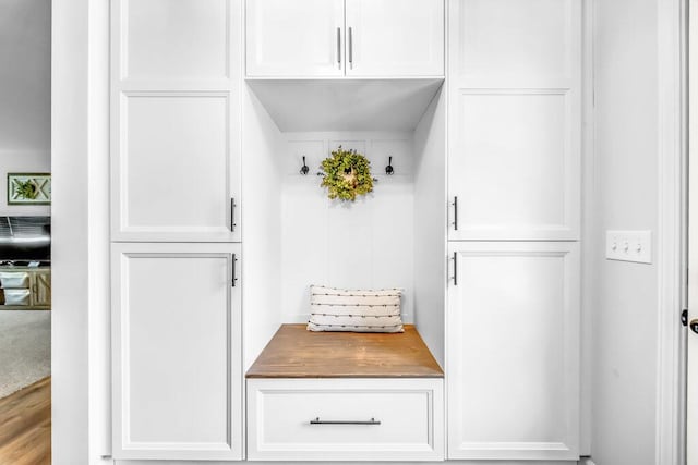 54727 Twin Lakes Rd, Dowagiac, MI 49047 - view of mudroom