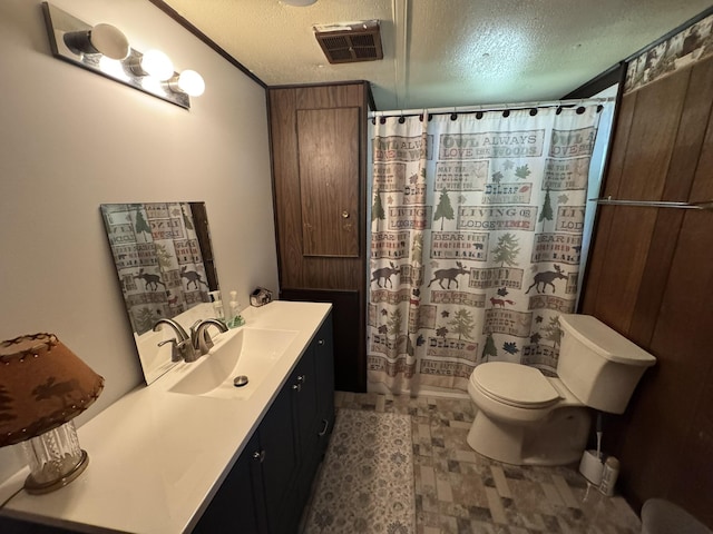 5859 N Utter Rd, Irons, MI 49644 - full bath featuring a textured ceiling, vanity, and a shower with shower curtain