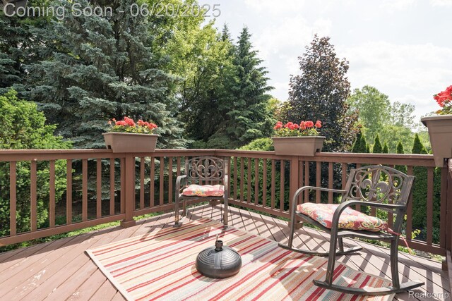 4096 Villager Dr, Lake Orion, MI 48359 - view of wooden terrace