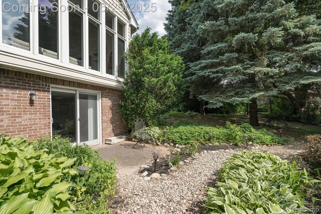 4096 Villager Dr, Lake Orion, MI 48359 - view of yard
