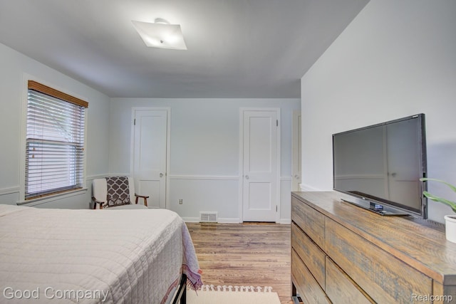 1012 W 12 Mile Rd, Royal Oak, MI 48073 - bedroom featuring light wood-style floors and baseboards