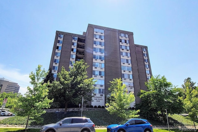 1050 Wall St Unit 2E, Ann Arbor, MI 48105 - view of apartment building / complex
