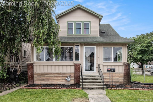 1339 Buckingham Ave, Lincoln Park, MI 48146 - view of front of house featuring roof with shingles