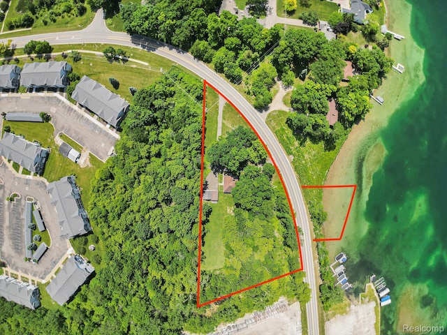 3382 W Silver Lake Rd, Fenton, MI 48430 - aerial view of property's location featuring property boundaries highlighted