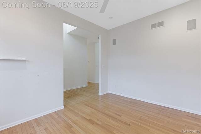 7382 Gateway Dr, West Bloomfield, MI 48322 - empty room featuring light wood-type flooring and a ceiling fan