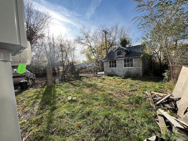 13763 Sparling St, Hamtramck, MI 48212 - view of yard