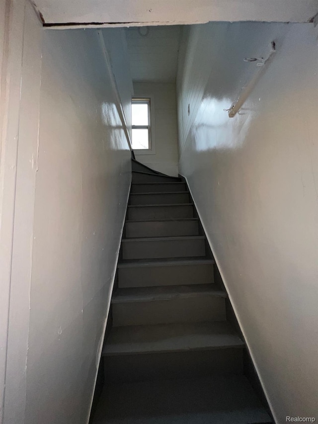 13763 Sparling St, Hamtramck, MI 48212 - view of stairs