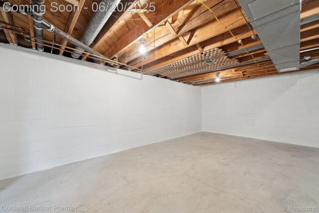 8077 Casa Mia Dr, White Lake, MI 48386 - view of unfinished below grade area