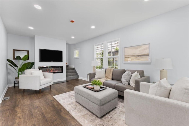 18419 Faust Ave, Detroit, MI 48219 - living area featuring dark wood-style flooring and recessed lighting