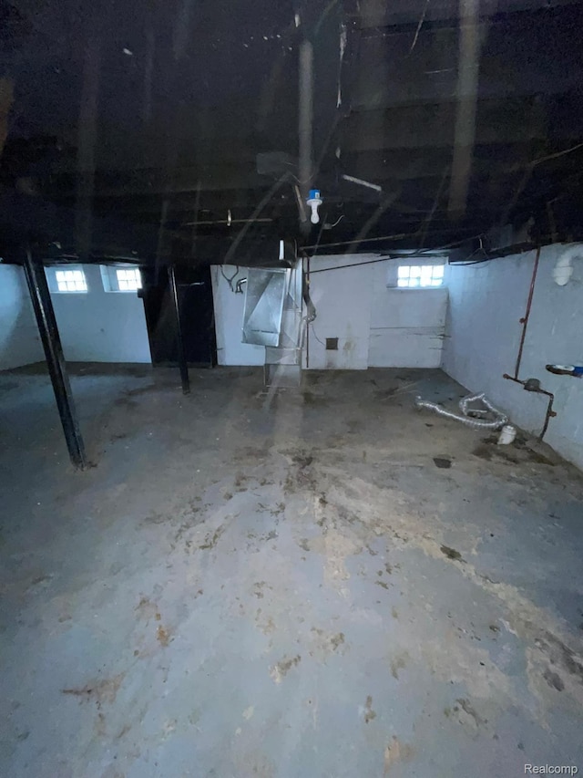 14200 Whitcomb St, Detroit, MI 48227 - view of below grade area