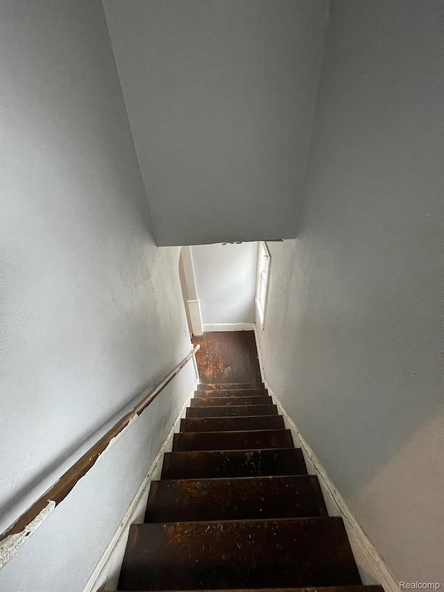 14200 Whitcomb St, Detroit, MI 48227 - stairway with baseboards