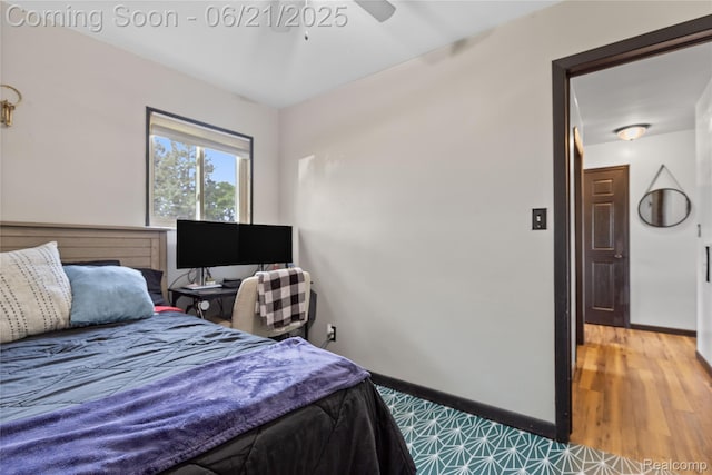 527 Tanview Dr, Oxford, MI 48371 - bedroom with baseboards and a ceiling fan