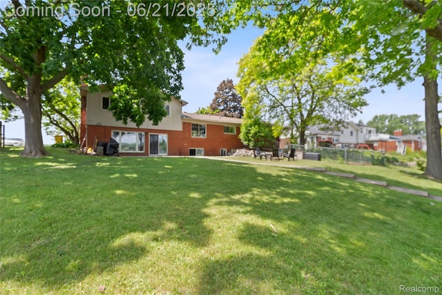 527 Tanview Dr, Oxford, MI 48371 - view of yard