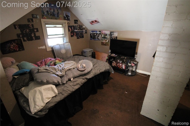 123 Adelaide St, Pontiac, MI 48342 - carpeted bedroom with lofted ceiling