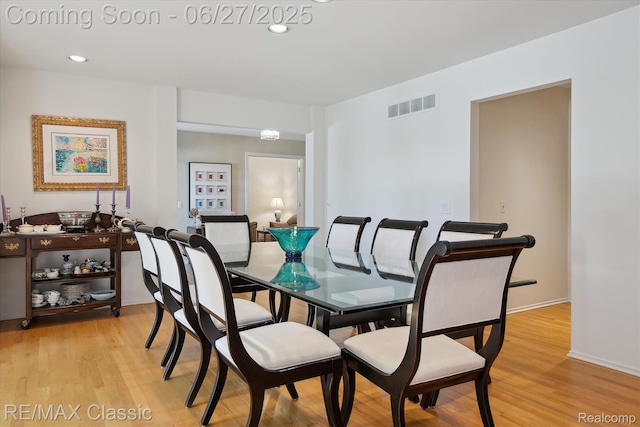35606 Huntsman Ct, Farmington Hills, MI 48331 - dining room featuring light wood-style flooring and recessed lighting