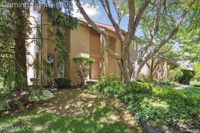 35606 Huntsman Ct, Farmington Hills, MI 48331 - view of property exterior with brick siding