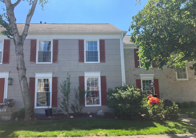1437 Lantern Ln, Rochester Hills, MI 48306 - colonial-style house featuring a shingled roof