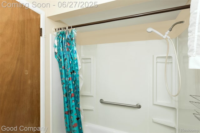 29035 Spoon Ave, Waterford, MI 48071 - full bathroom with shower / tub combo