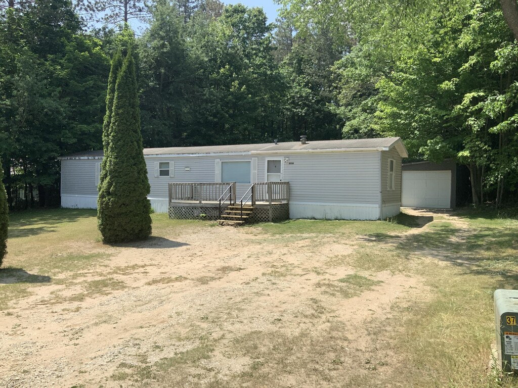 8356 Constitution Blvd, Cadillac, MI 49601 - photo 1