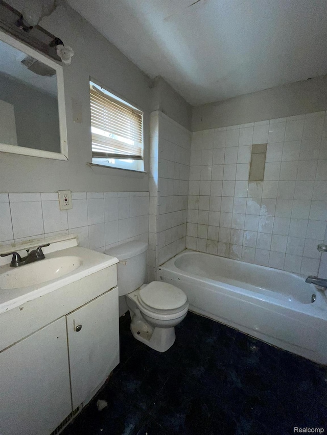 20569 Evergreen Rd, Detroit, MI 48219 - full bath with tile walls, a bathtub, and vanity
