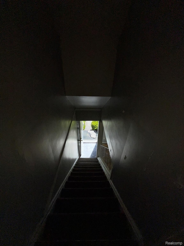 20569 Evergreen Rd, Detroit, MI 48219 - view of stairway
