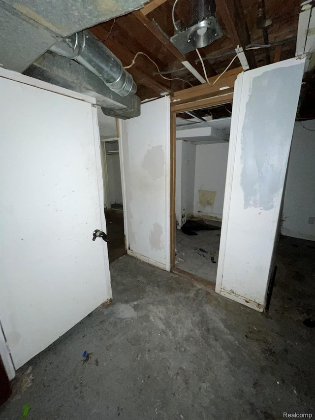 20569 Evergreen Rd, Detroit, MI 48219 - view of unfinished below grade area