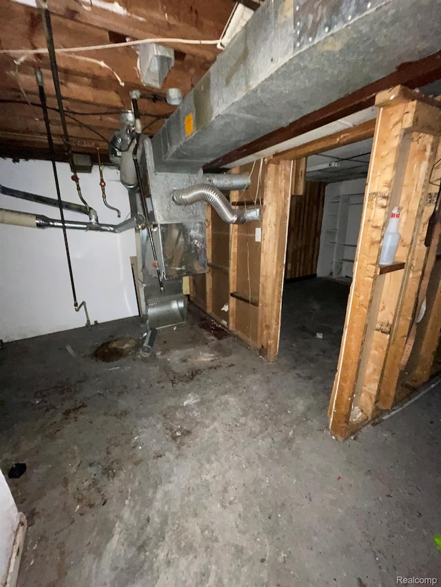 20569 Evergreen Rd, Detroit, MI 48219 - view of unfinished basement