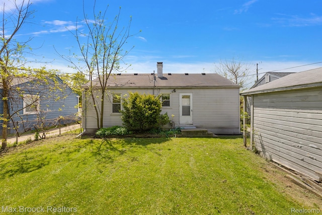 561 E Bennett Ave, Ferndale, MI 48220 - rear view of property