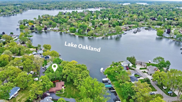 4030 Rollins Ave, Waterford, MI 48329 - aerial view of residential area featuring a nearby body of water