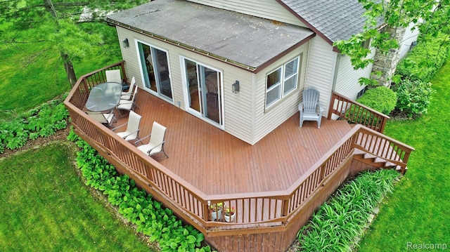 4030 Rollins Ave, Waterford, MI 48329 - wooden terrace with stairway