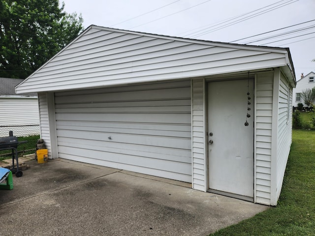 7965 Elm St, Taylor, MI 48180 - view of detached garage