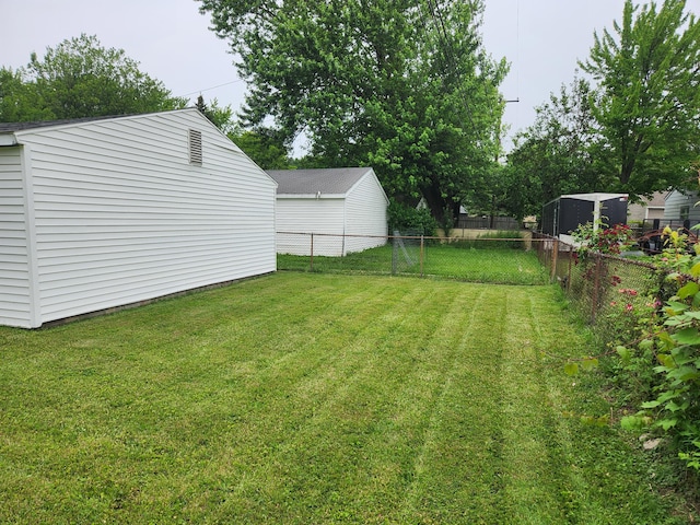 7965 Elm St, Taylor, MI 48180 - view of yard