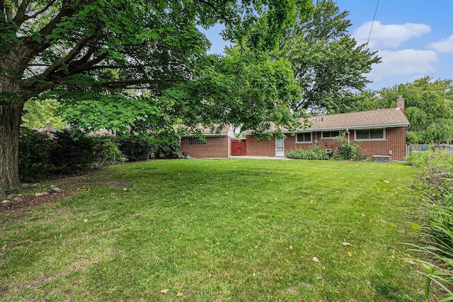 32530 Halmich Dr, Warren, MI 48092 - view of yard