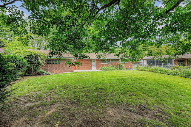 32530 Halmich Dr, Warren, MI 48092 - view of yard