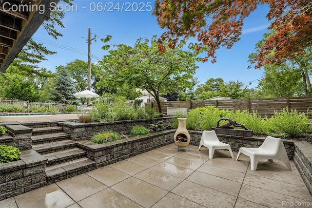 6895 Cedarbrook Dr, Bloomfield Hills, MI 48301 - fenced backyard featuring a patio area