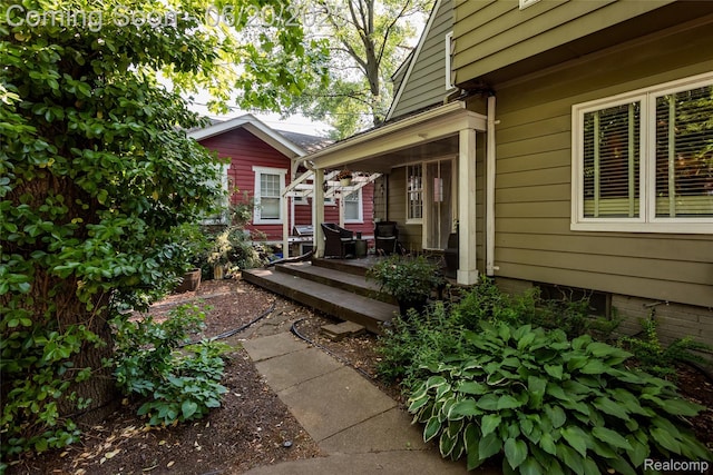 55 Oakdale Blvd, Pleasant Ridge, MI 48069 - doorway to property