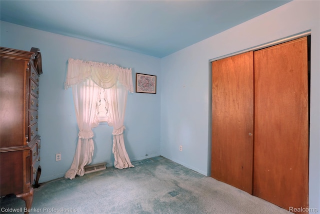 637 Arthur Ave, Pontiac, MI 48341 - unfurnished bedroom featuring carpet flooring and a closet