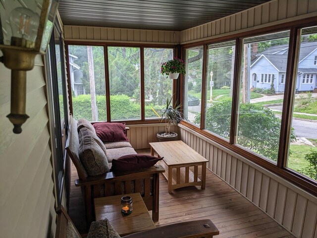 539 Sunset Ln, East Lansing, MI 48823 - sunroom with hardwood / wood-style flooring