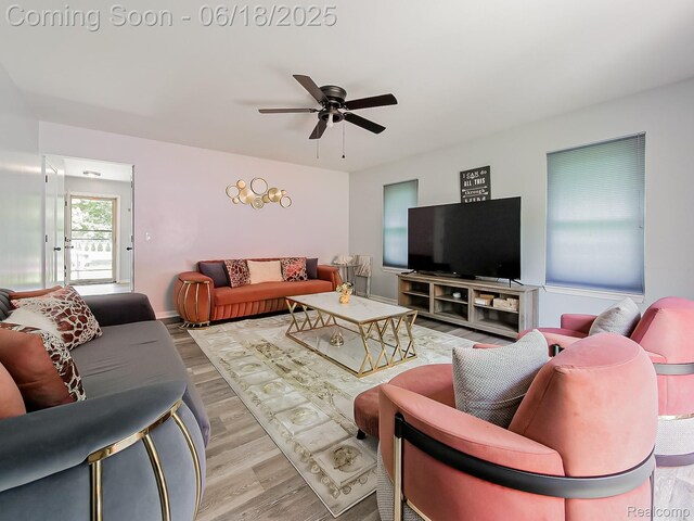 31123 S Wind Ct, Roseville, MI 48026 - photo 7