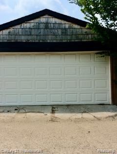 2118 Vinewood St, Detroit, MI 48216 - view of garage