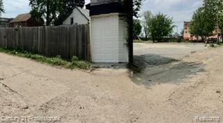 2118 Vinewood St, Detroit, MI 48216 - view of yard