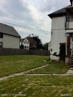 2118 Vinewood St, Detroit, MI 48216 - view of yard
