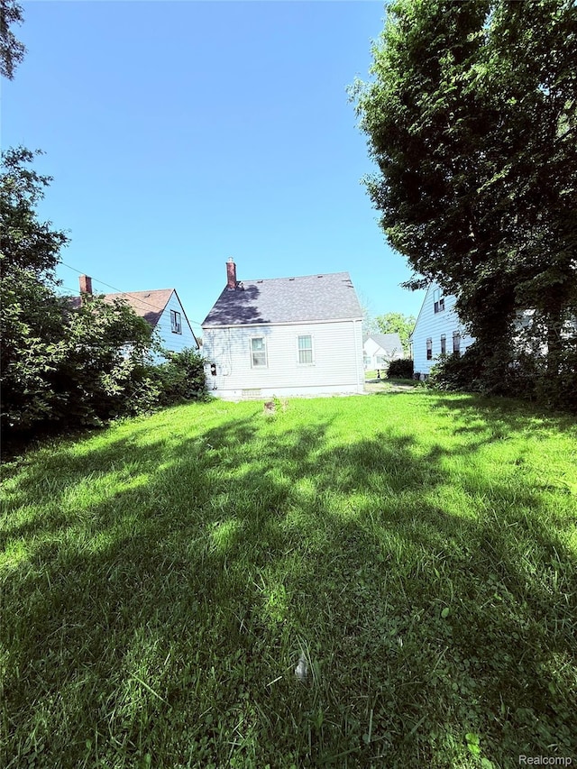 9941 Minock St, Detroit, MI 48228 - view of green lawn