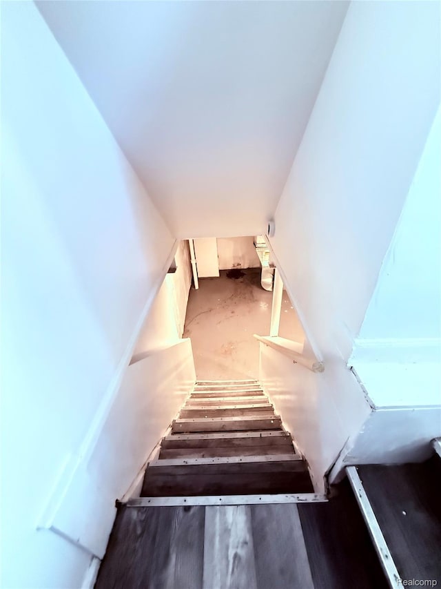 9941 Minock St, Detroit, MI 48228 - stairway featuring concrete floors