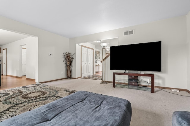 1860 Partridge Ln, Kalamazoo, MI 49009 - carpeted living room featuring baseboards