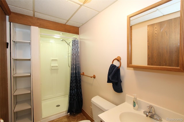 29716 Joy Rd, Livonia, MI 48150 - bathroom featuring curtained shower, a drop ceiling, and vanity