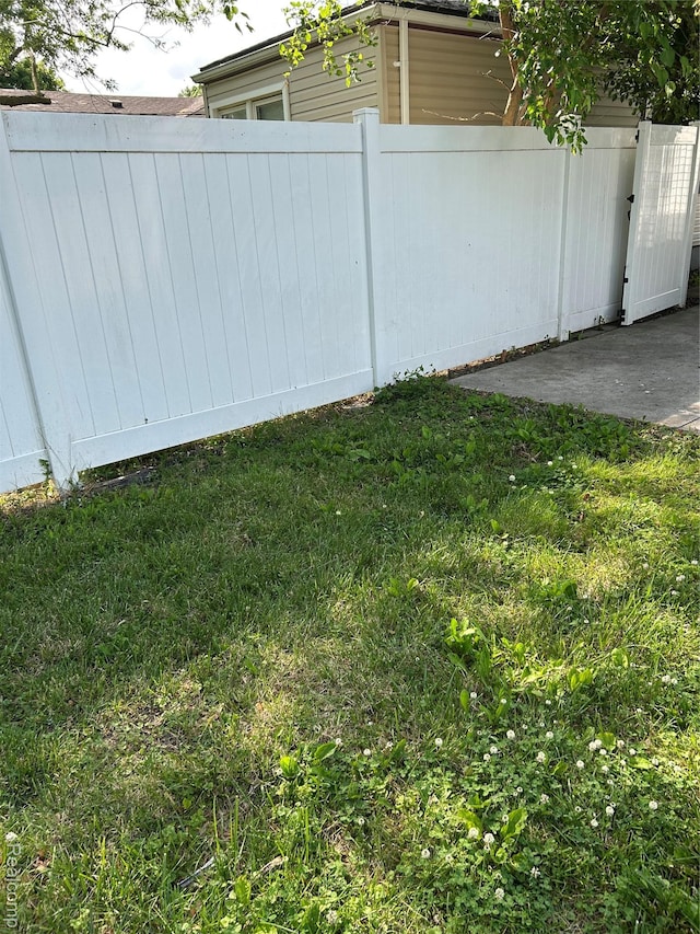11236 Studebaker Ave, Warren, MI 48089 - view of yard